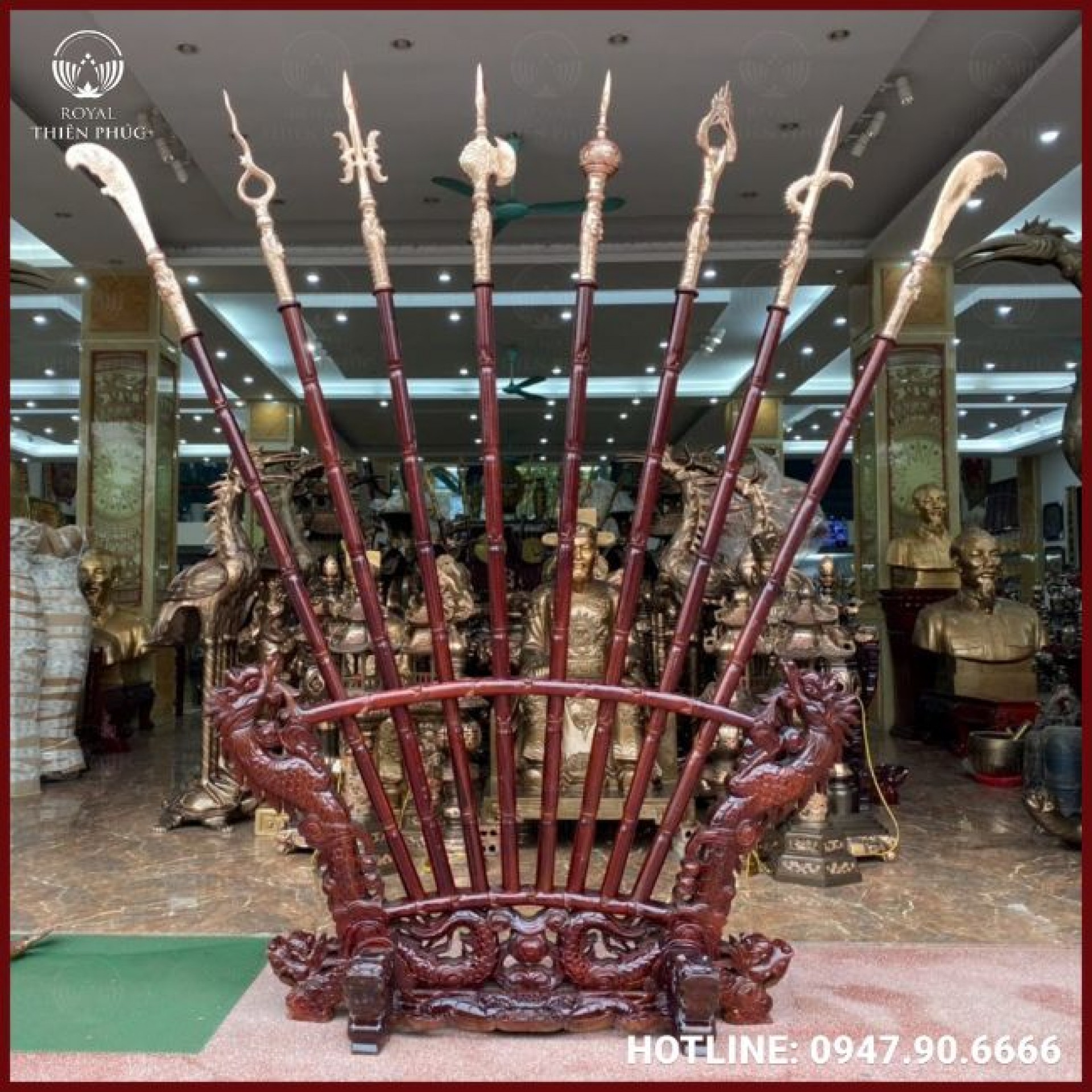 Bộ binh khí bát bửu bằng đồng cổ kính cao 2m2